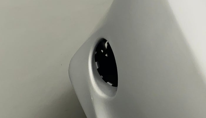 2011 Toyota Etios G, Petrol, Manual, 88,605 km, Right fog light - Fog Light cover missing