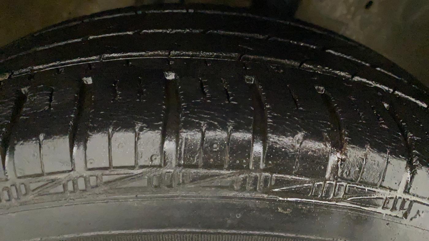 2011 Toyota Etios G, Petrol, Manual, 88,605 km, Right Rear Tyre Tread