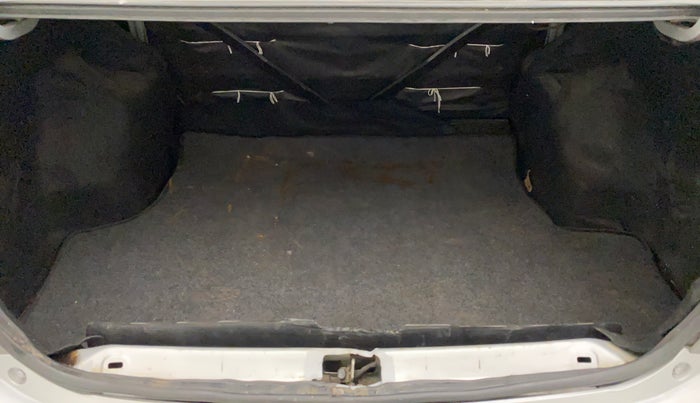 2011 Toyota Etios G, Petrol, Manual, 88,605 km, Boot Inside