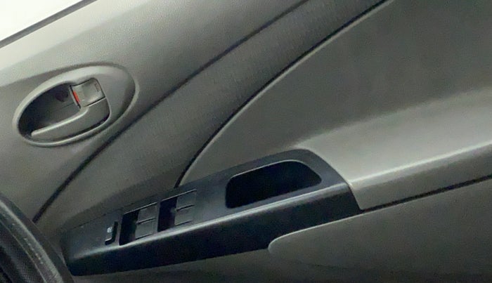 2011 Toyota Etios G, Petrol, Manual, 88,605 km, Right front window switch / handle - Power window makes minor noise
