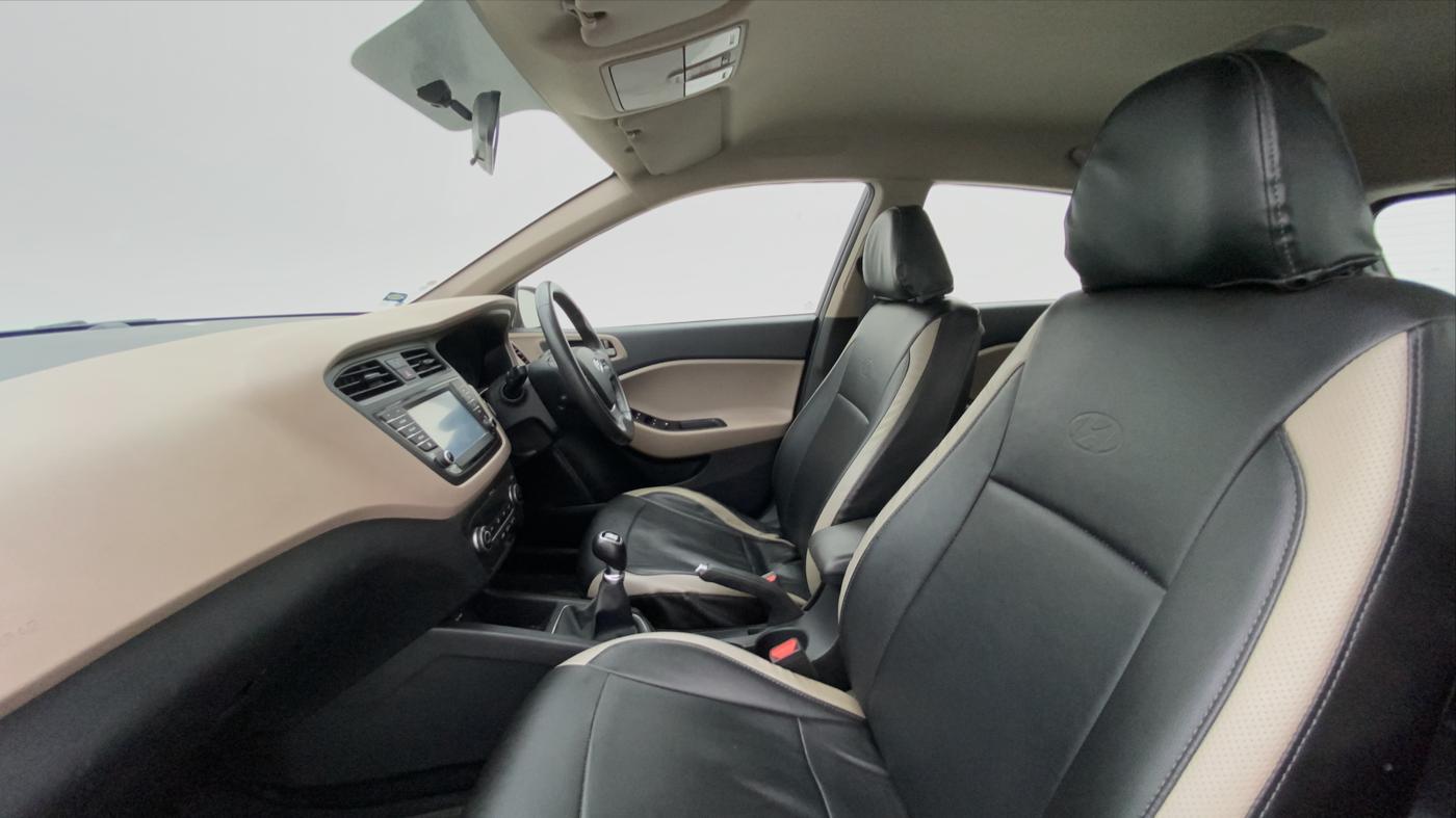 2016 Hyundai Elite i20 ASTA 1.2 (O), Petrol, Manual, 54,450 km, Right Side Front Door Cabin