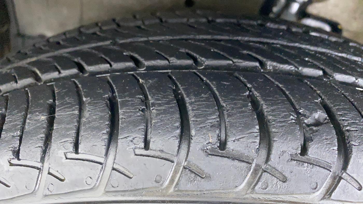 2016 Maruti Celerio ZXI OPT AMT, Petrol, Automatic, 29,095 km, Left Front Tyre Tread