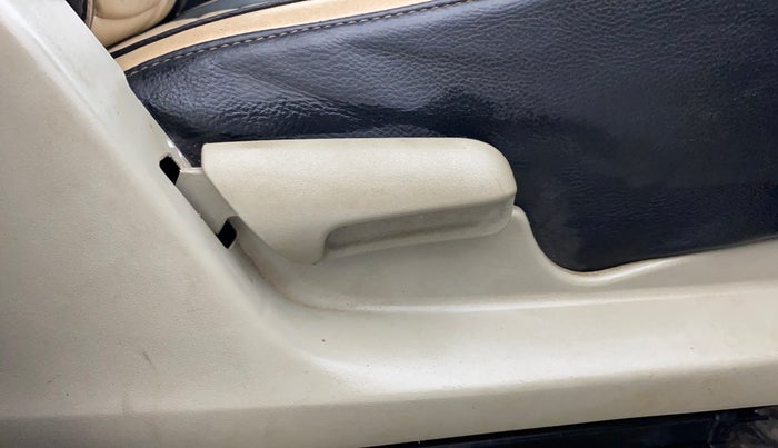 2017 Maruti Celerio VXI (O), Petrol, Manual, 76,404 km, Driver Side Adjustment Panel