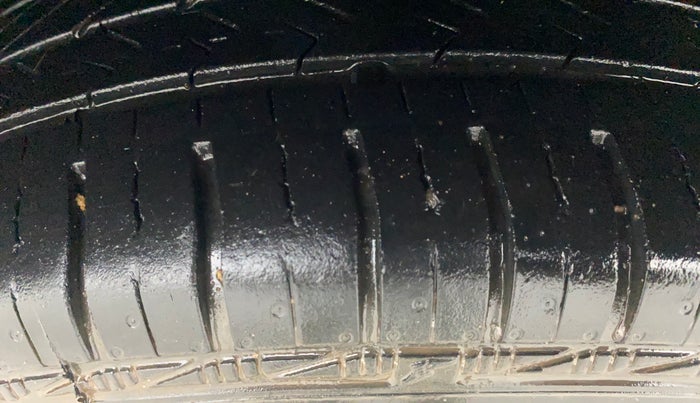 2017 Maruti Celerio VXI (O), Petrol, Manual, 76,404 km, Left Front Tyre Tread