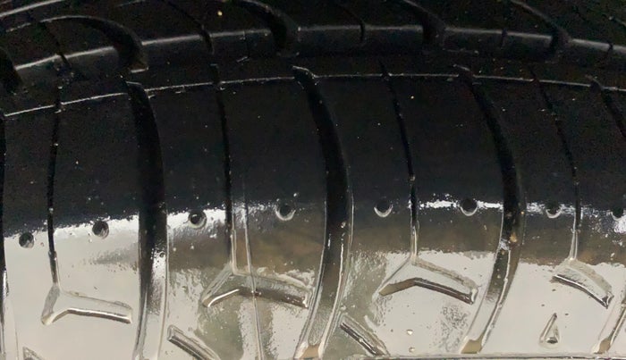 2017 Maruti Celerio VXI (O), Petrol, Manual, 76,404 km, Right Rear Tyre Tread