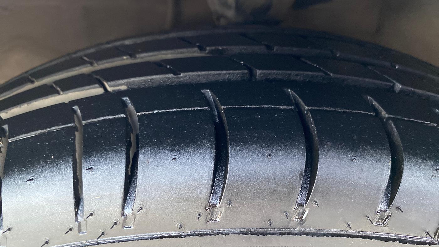 2014 Hyundai i10 MAGNA 1.1, Petrol, Manual, 76,750 km, Left Front Tyre Tread