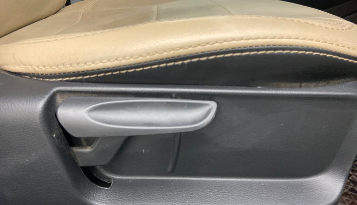 2021 Volkswagen Polo HIGHLINE PLUS 1.0L TSI AT, Petrol, Automatic, 55,053 km, Driver Side Adjustment Panel