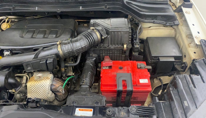 2021 Mahindra XUV300 W8 (O) 1.2 PETROL, Petrol, Manual, 1,22,446 km, Engine View - Left