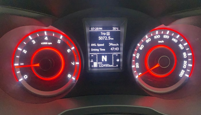 2021 Mahindra XUV300 W8 (O) 1.2 PETROL, Petrol, Manual, 1,22,446 km, Odometer Image