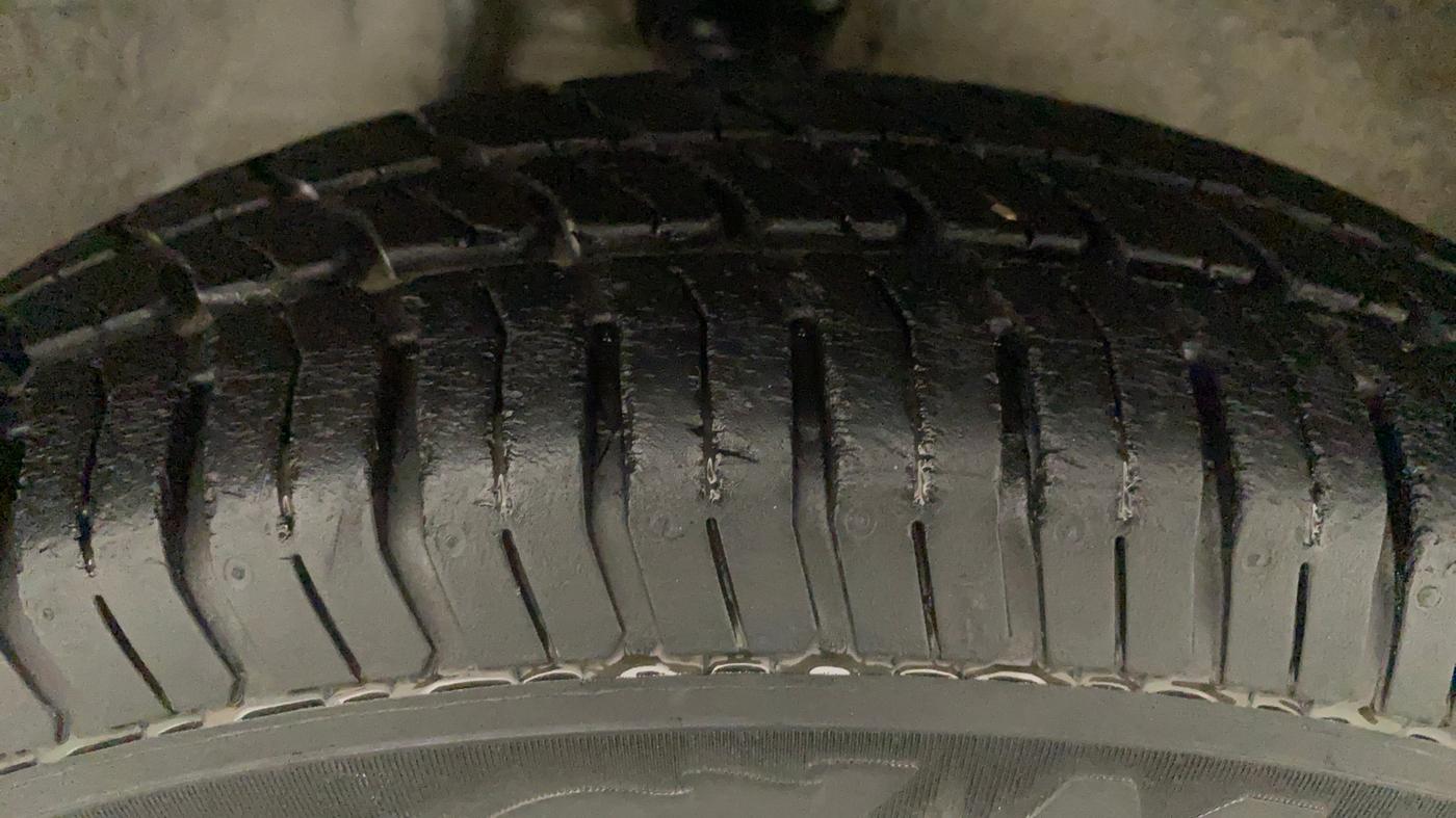 2014 Maruti Alto 800 LXI, Petrol, Manual, 40,797 km, Right Front Tyre Tread