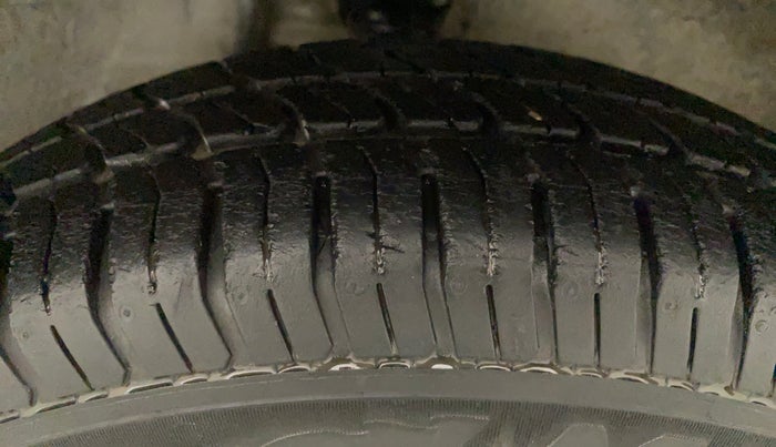 2014 Maruti Alto 800 LXI, Petrol, Manual, 40,797 km, Right Front Tyre Tread