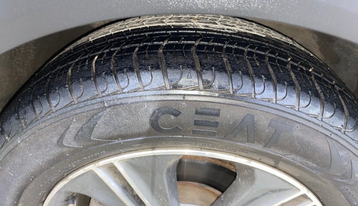 2016 Hyundai Creta SX PLUS  ANNIVERSARY EDITION 1.6 PETROL, Petrol, Manual, 74,626 km, Left Front Tyre Tread