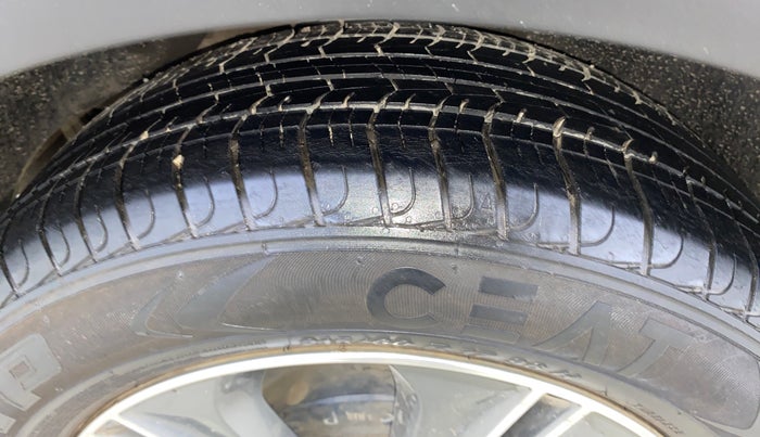 2016 Hyundai Creta SX PLUS  ANNIVERSARY EDITION 1.6 PETROL, Petrol, Manual, 74,626 km, Right Rear Tyre Tread