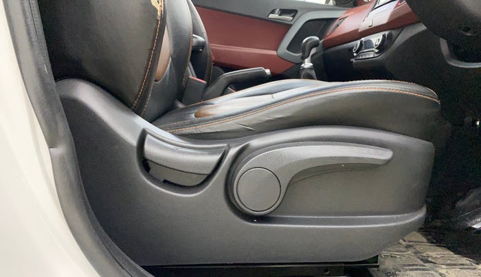 2016 Hyundai Creta SX PLUS  ANNIVERSARY EDITION 1.6 PETROL, Petrol, Manual, 74,626 km, Driver Side Adjustment Panel