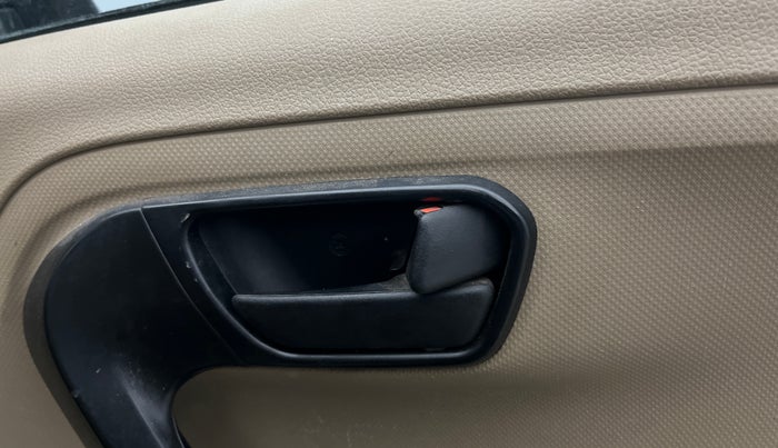 2023 Mahindra BOLERO NEO N 8, Diesel, Manual, 47,685 km, Driver Side Door Panels Control