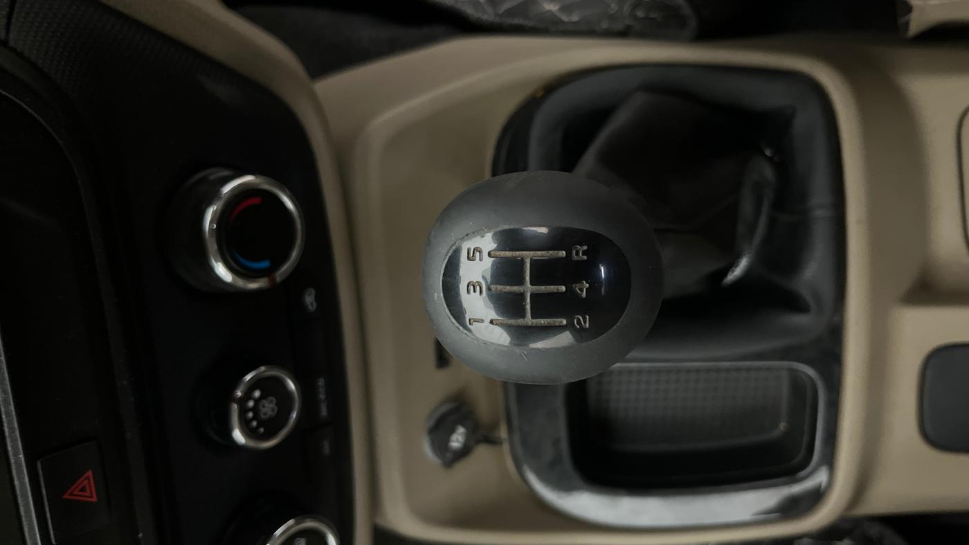 2023 Mahindra BOLERO NEO N 8, Diesel, Manual, 47,873 km, Gear Lever