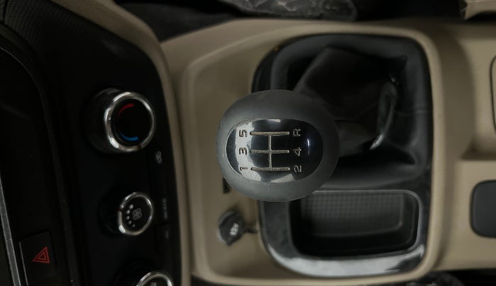 2023 Mahindra BOLERO NEO N 8, Diesel, Manual, 47,685 km, Gear Lever