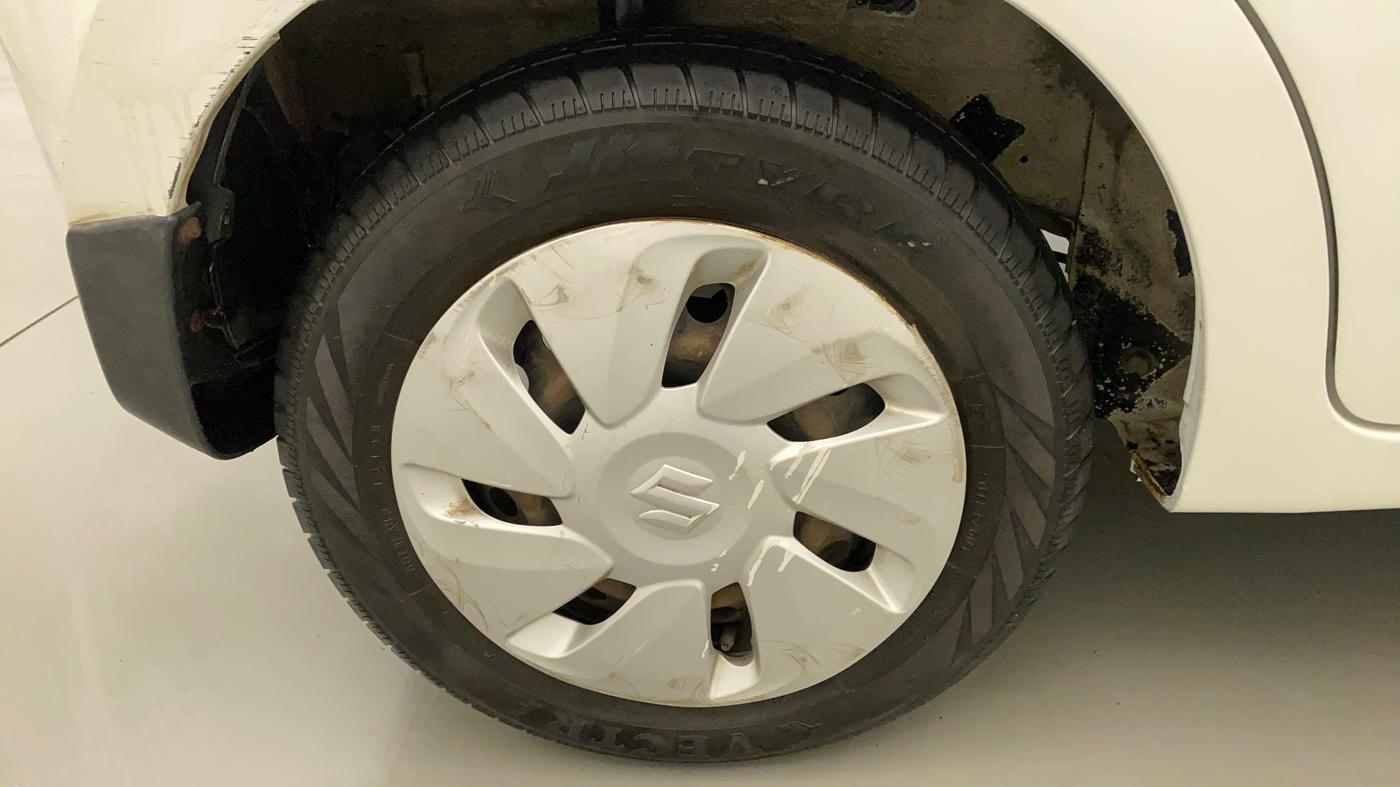 2014 Maruti Celerio VXI CNG, CNG, Manual, 74,958 km, Right Rear Wheel