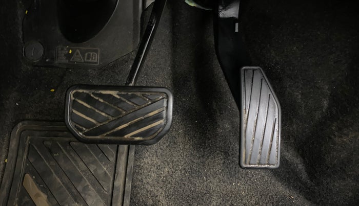 2018 Maruti IGNIS ZETA 1.2 AMT, CNG, Automatic, 1,08,831 km, Pedals