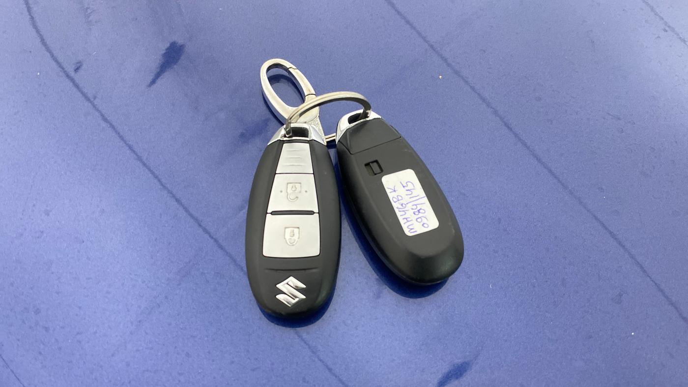 2018 Maruti IGNIS ZETA 1.2 AMT, CNG, Automatic, 1,08,831 km, Key Close Up