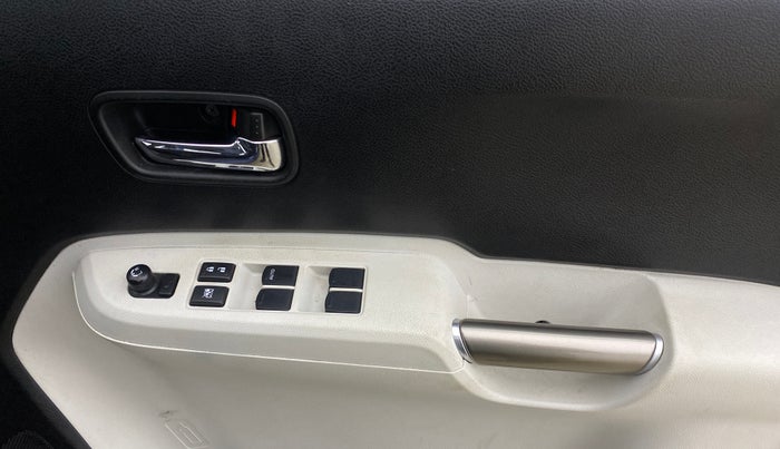 2018 Maruti IGNIS ZETA 1.2 AMT, CNG, Automatic, 1,08,831 km, Driver Side Door Panels Control