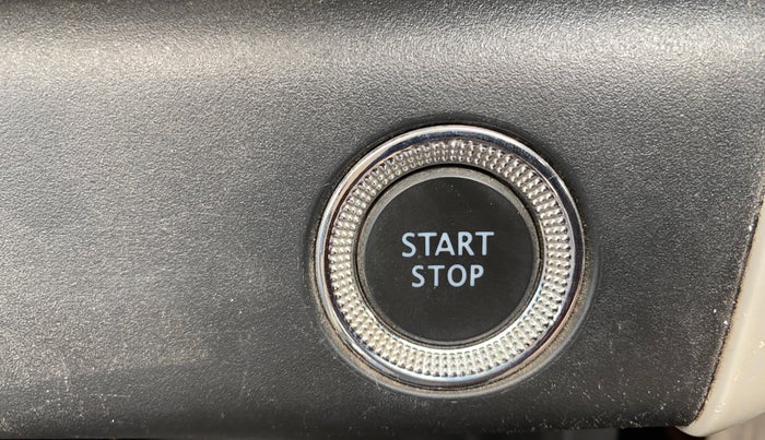 2020 Renault TRIBER RXZ AMT, Petrol, Automatic, 32,819 km, Keyless Start/ Stop Button