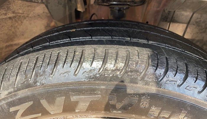 2020 Renault TRIBER RXZ AMT, Petrol, Automatic, 32,819 km, Right Front Tyre Tread