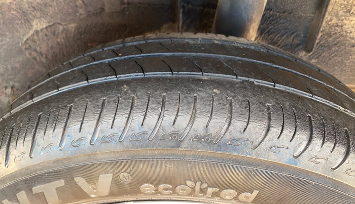 2020 Renault TRIBER RXZ AMT, Petrol, Automatic, 32,819 km, Left Rear Tyre Tread