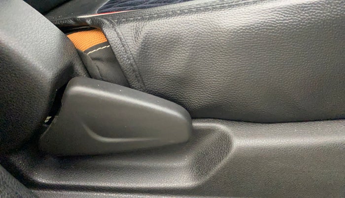 2020 Renault Kwid CLIMBER 1.0 AMT (O), Petrol, Automatic, 13,991 km, Driver Side Adjustment Panel