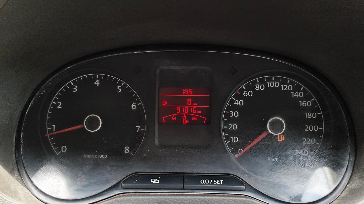 2014 Volkswagen Vento HIGHLINE 1.6 MPI, Petrol, Manual, 91,016 km, Odometer Image