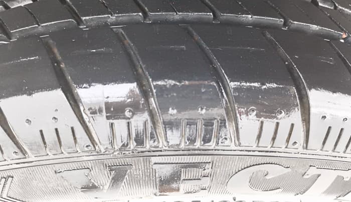 2014 Volkswagen Vento HIGHLINE 1.6 MPI, Petrol, Manual, 91,016 km, Right Rear Tyre Tread