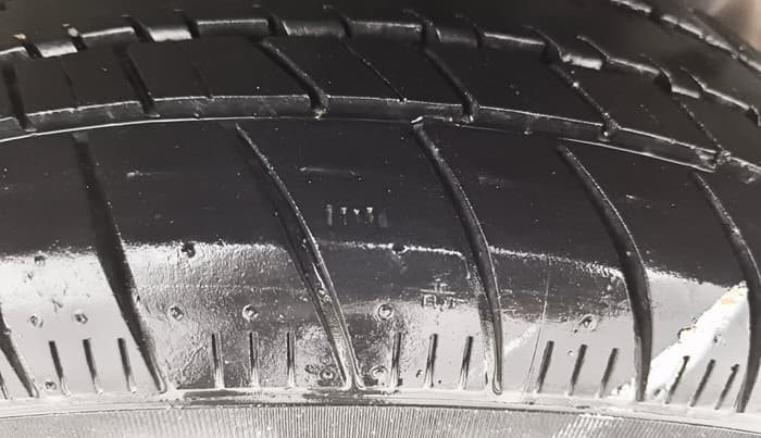 2014 Volkswagen Vento HIGHLINE 1.6 MPI, Petrol, Manual, 91,016 km, Left Rear Tyre Tread