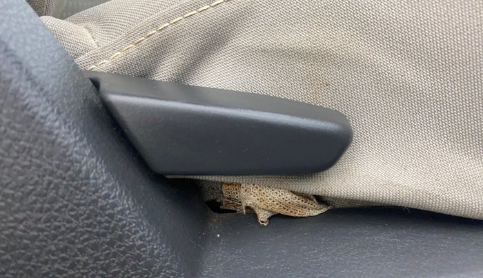 2015 Renault Duster 85 PS RXL DIESEL, Diesel, Manual, 1,46,319 km, Driver Side Adjustment Panel