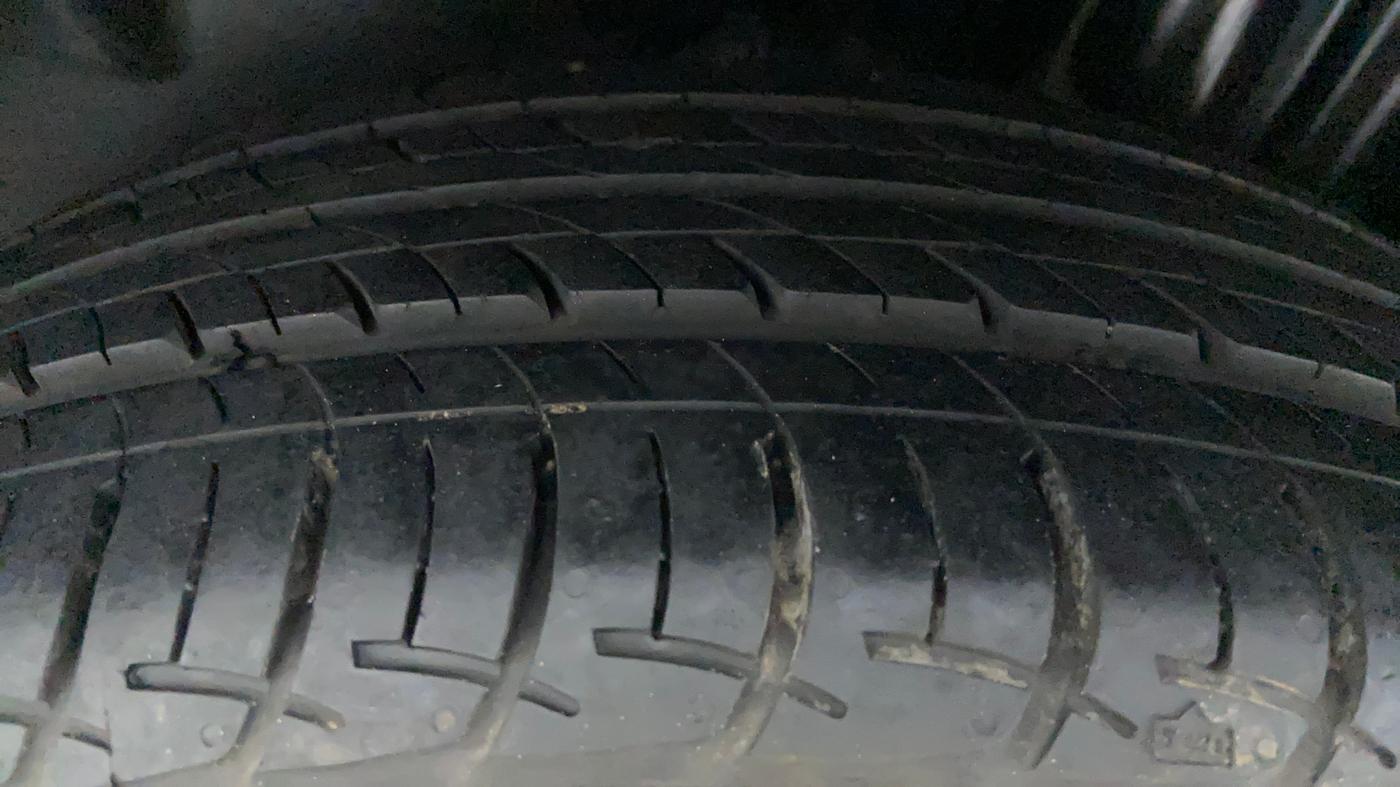 2022 Volkswagen Vento HIGHLINE PLUS 1.0L TSI AT, Petrol, Automatic, 28,387 km, Left Rear Tyre Tread