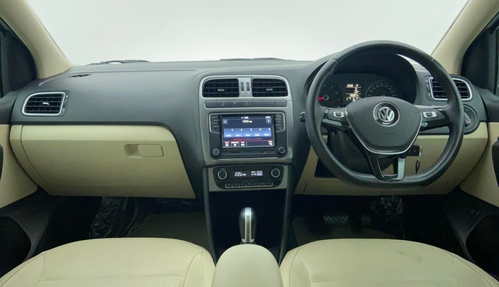 2022 Volkswagen Vento HIGHLINE PLUS 1.0L TSI AT, Petrol, Automatic, 28,387 km, Dashboard