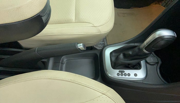 2022 Volkswagen Vento HIGHLINE PLUS 1.0L TSI AT, Petrol, Automatic, 28,387 km, Gear Lever