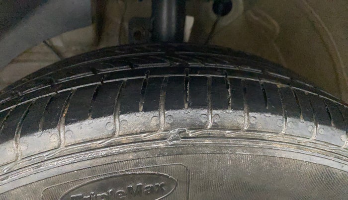 2020 Maruti Swift ZXI PLUS, Petrol, Manual, 24,265 km, Left Front Tyre Tread