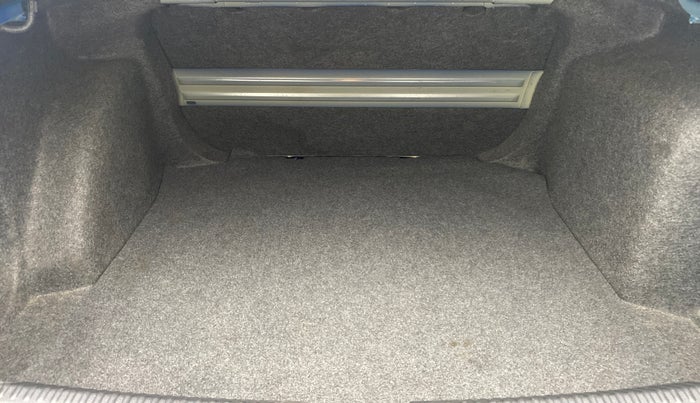 2013 Volkswagen Vento HIGHLINE DIESEL, Diesel, Manual, 97,053 km, Boot Inside