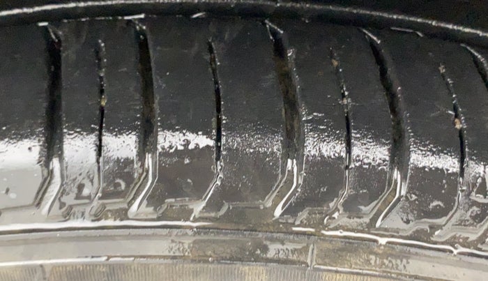 2022 Hyundai NEW I20 SPORTZ 1.2 MT, Petrol, Manual, 24,056 km, Left Rear Tyre Tread