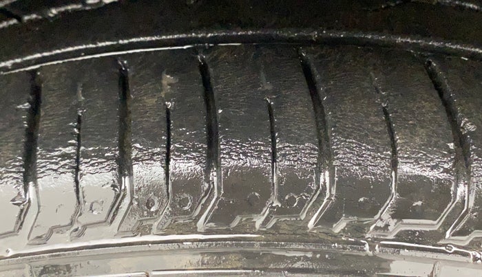 2022 Hyundai NEW I20 SPORTZ 1.2 MT, Petrol, Manual, 24,056 km, Left Front Tyre Tread