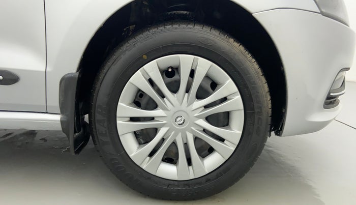 2017 Volkswagen Polo COMFORTLINE 1.2L PETROL, Petrol, Manual, 39,927 km, Right Front Wheel