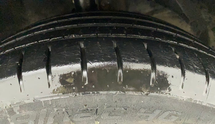 2016 Maruti Baleno ALPHA PETROL 1.2, Petrol, Manual, 46,009 km, Right Front Tyre Tread