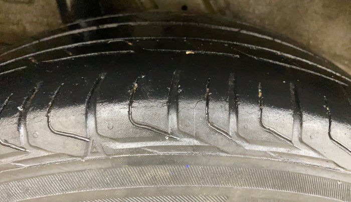 2019 Hyundai VENUE SX 1.0 (O) TURBO, Petrol, Manual, 1,20,117 km, Right Rear Tyre Tread