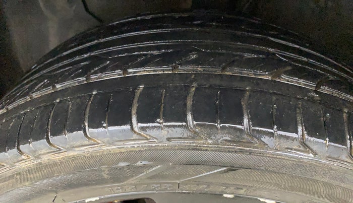 2016 Hyundai Elite i20 ASTA 1.2, Petrol, Manual, 68,207 km, Left Front Tyre Tread