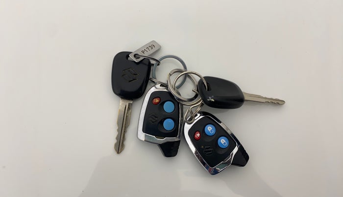 2017 Maruti Alto K10 VXI, Petrol, Manual, 36,534 km, Key Close Up