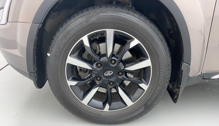2018 Mahindra XUV500 W11, Diesel, Manual, 43,774 km, Left Front Wheel