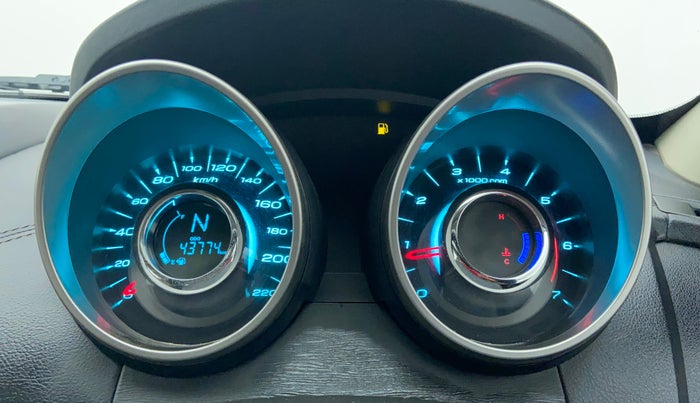 2018 Mahindra XUV500 W11, Diesel, Manual, 43,774 km, Odometer Image