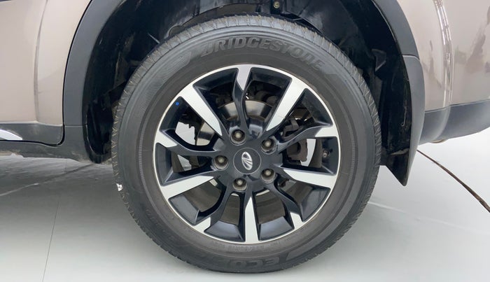 2018 Mahindra XUV500 W11, Diesel, Manual, 43,774 km, Left Rear Wheel