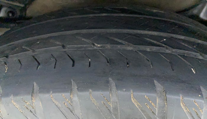 2018 Mahindra XUV500 W11, Diesel, Manual, 43,774 km, Left Rear Tyre Tread