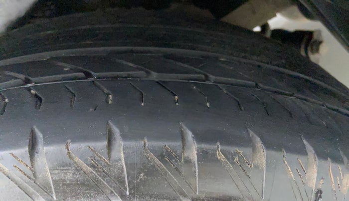 2018 Mahindra XUV500 W11, Diesel, Manual, 43,774 km, Right Rear Tyre Tread